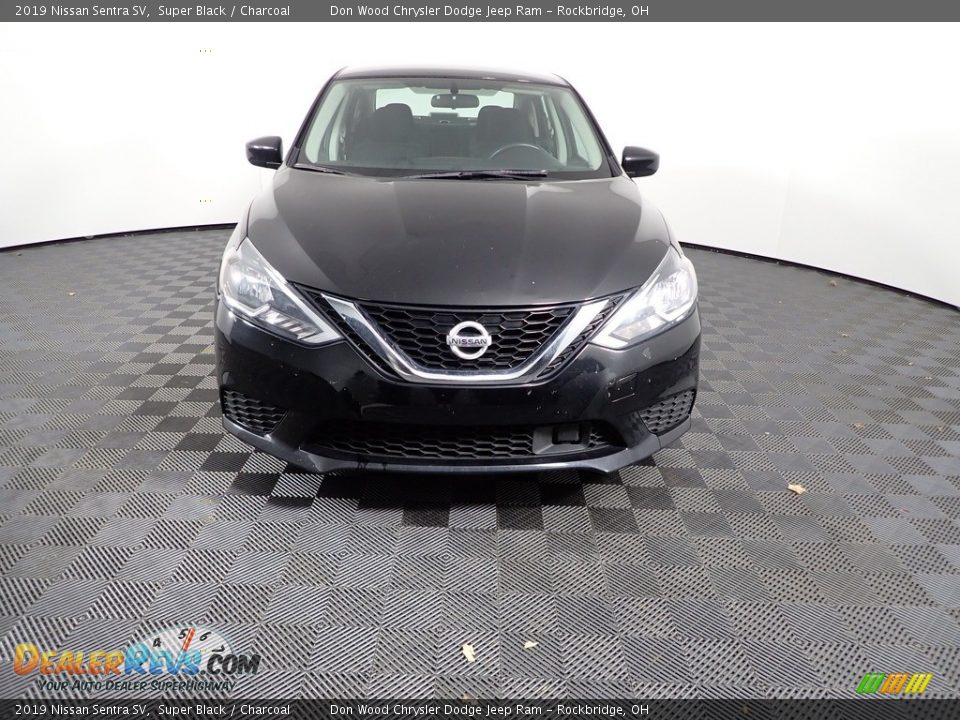 2019 Nissan Sentra SV Super Black / Charcoal Photo #4