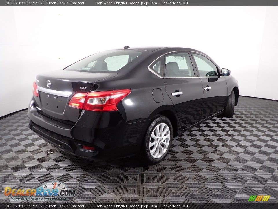 2019 Nissan Sentra SV Super Black / Charcoal Photo #10