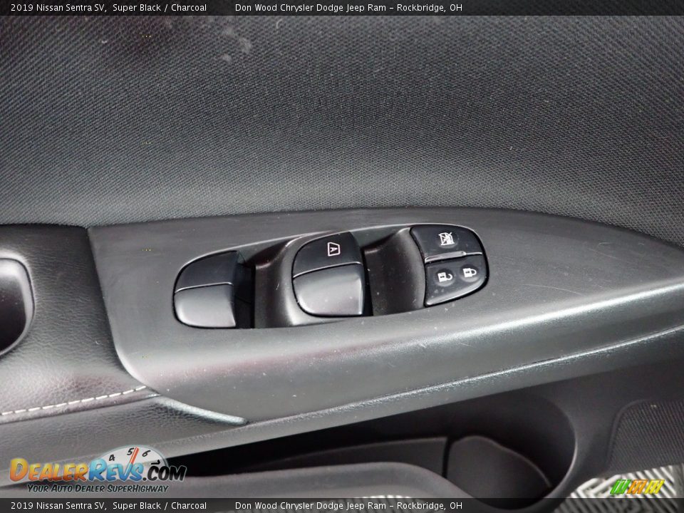 2019 Nissan Sentra SV Super Black / Charcoal Photo #12