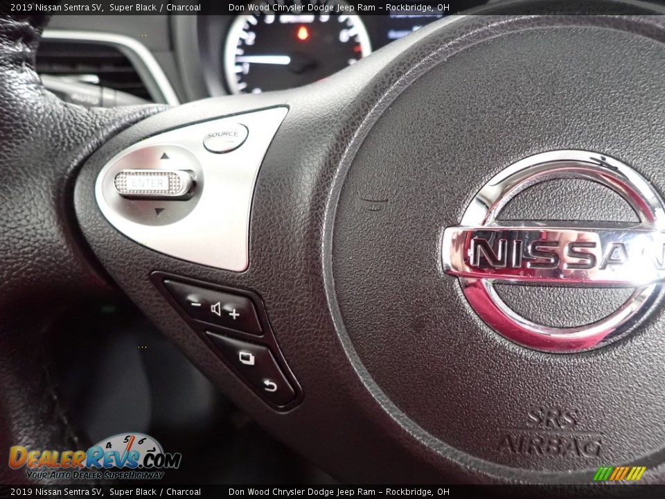 2019 Nissan Sentra SV Super Black / Charcoal Photo #16