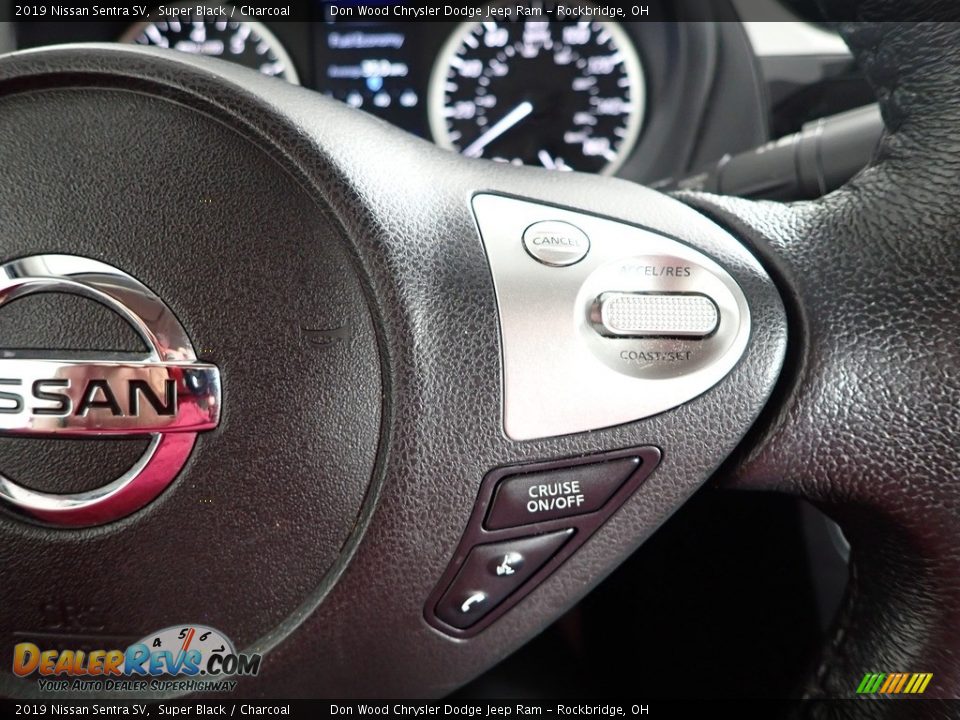 2019 Nissan Sentra SV Super Black / Charcoal Photo #17