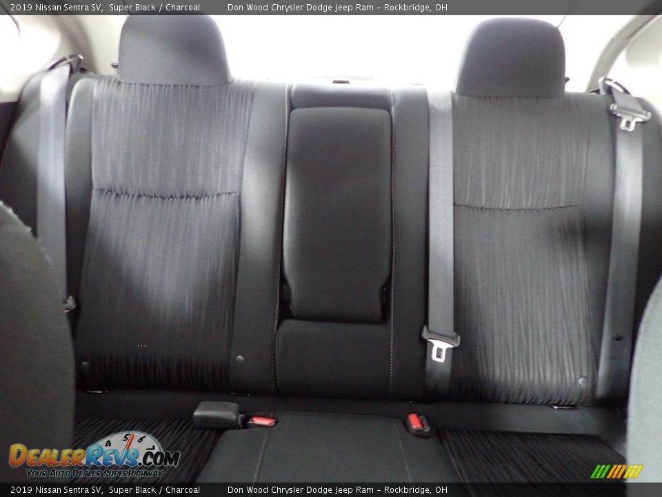 2019 Nissan Sentra SV Super Black / Charcoal Photo #21