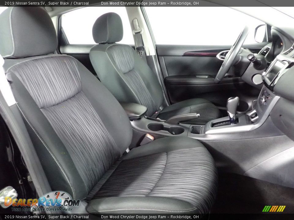 2019 Nissan Sentra SV Super Black / Charcoal Photo #26