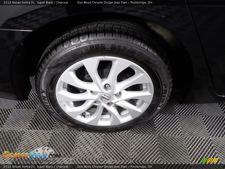 2019 Nissan Sentra SV Super Black / Charcoal Photo #29