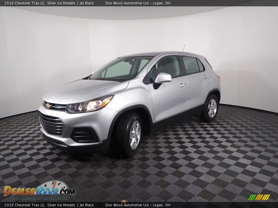 2019 Chevrolet Trax LS Silver Ice Metallic / Jet Black Photo #5