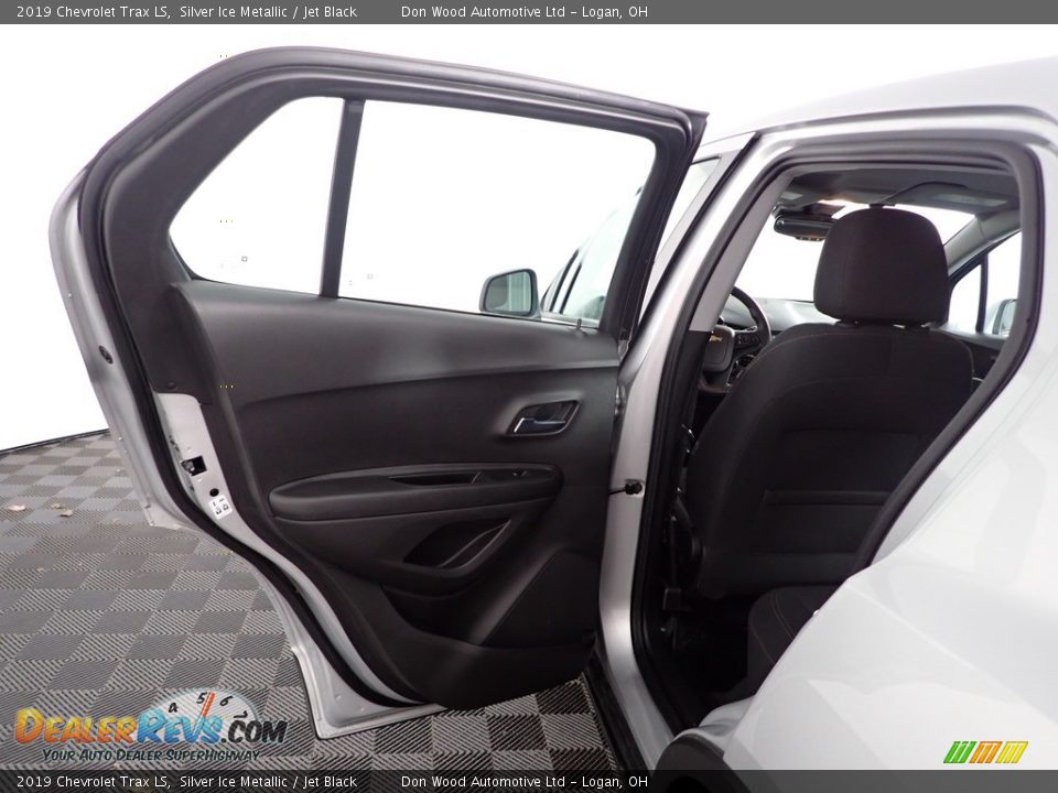 2019 Chevrolet Trax LS Silver Ice Metallic / Jet Black Photo #21