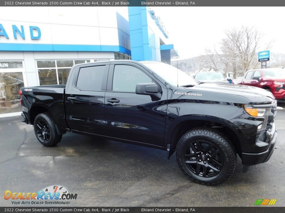 2022 Chevrolet Silverado 1500 Custom Crew Cab 4x4 Black / Jet Black Photo #5