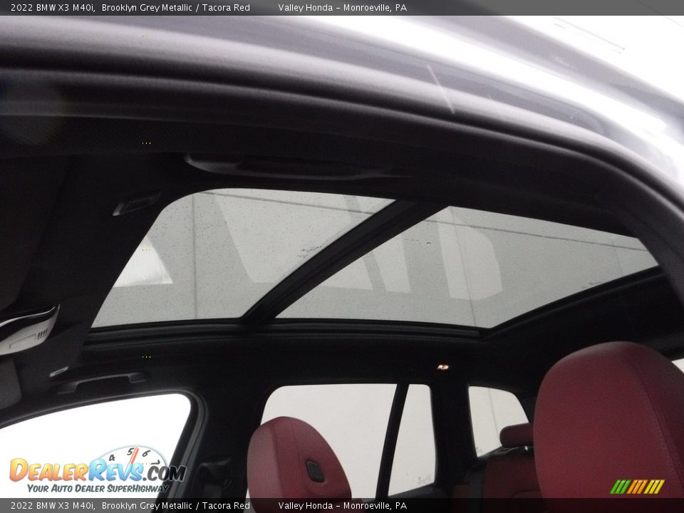 Sunroof of 2022 BMW X3 M40i Photo #11