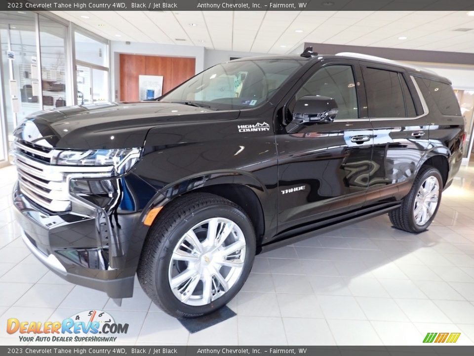 Front 3/4 View of 2023 Chevrolet Tahoe High Country 4WD Photo #8