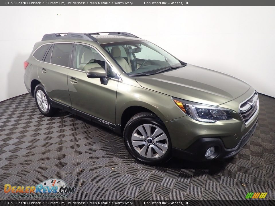2019 Subaru Outback 2.5i Premium Wilderness Green Metallic / Warm Ivory Photo #3