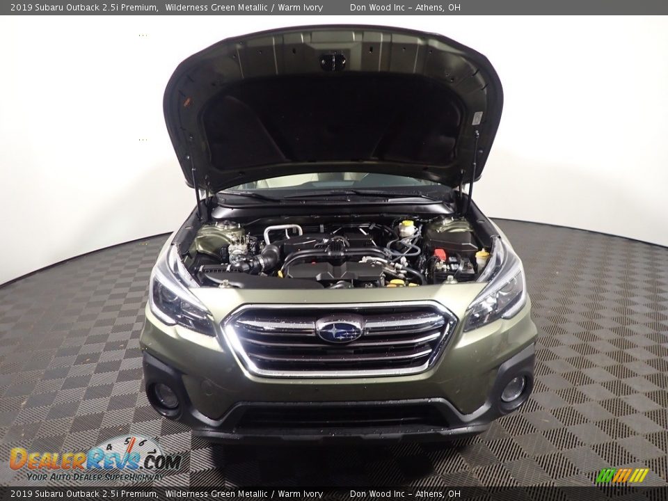 2019 Subaru Outback 2.5i Premium Wilderness Green Metallic / Warm Ivory Photo #5