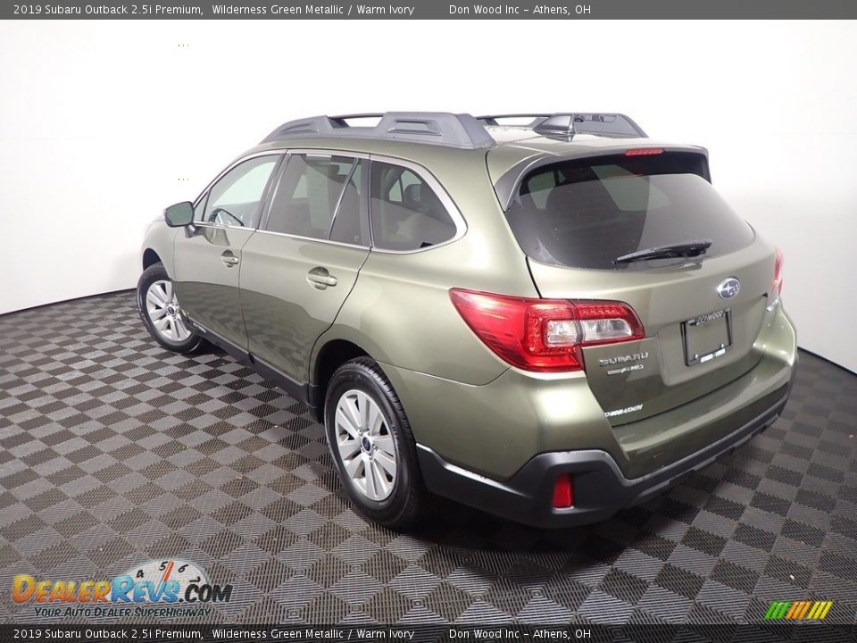 2019 Subaru Outback 2.5i Premium Wilderness Green Metallic / Warm Ivory Photo #10