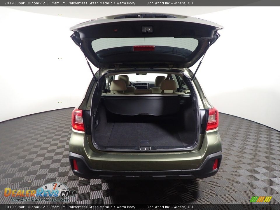 2019 Subaru Outback 2.5i Premium Wilderness Green Metallic / Warm Ivory Photo #12