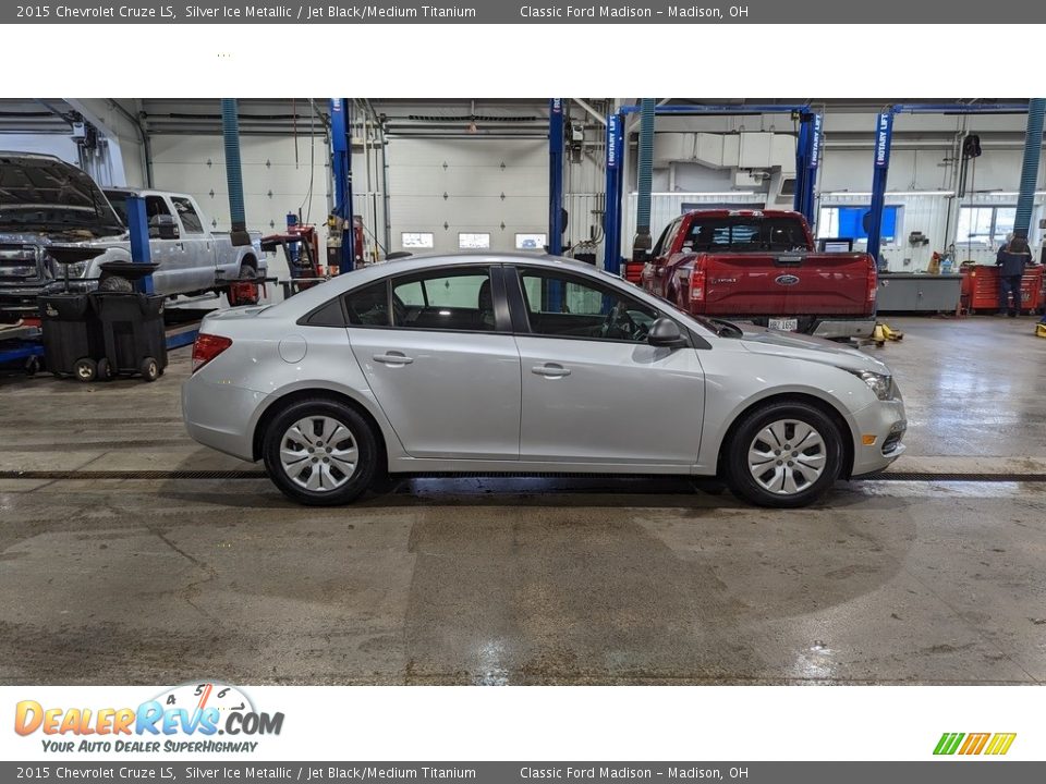 2015 Chevrolet Cruze LS Silver Ice Metallic / Jet Black/Medium Titanium Photo #6