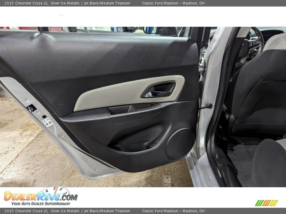 2015 Chevrolet Cruze LS Silver Ice Metallic / Jet Black/Medium Titanium Photo #14