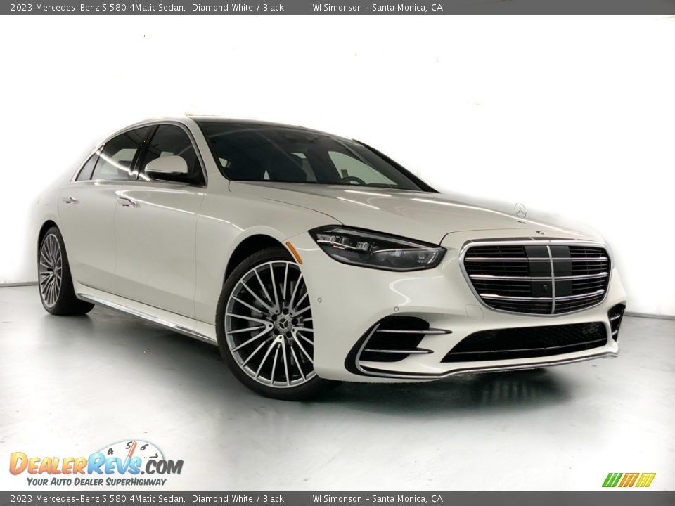 Front 3/4 View of 2023 Mercedes-Benz S 580 4Matic Sedan Photo #2