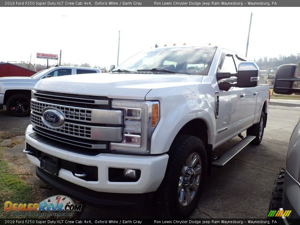 2019 Ford F250 Super Duty XLT Crew Cab 4x4 Oxford White / Earth Gray Photo #1