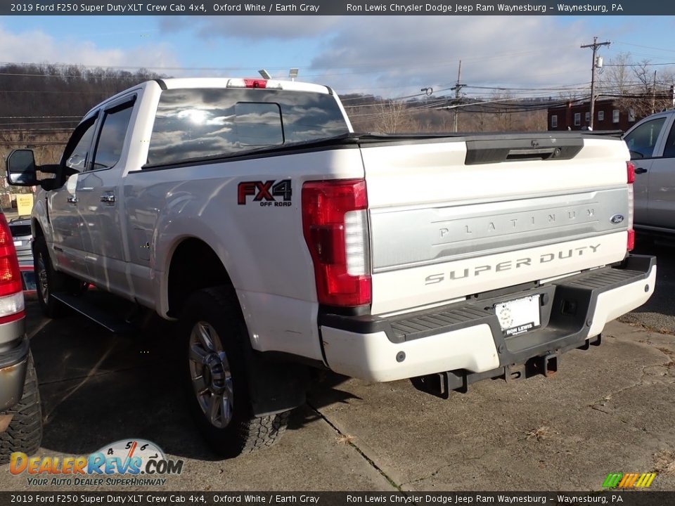 2019 Ford F250 Super Duty XLT Crew Cab 4x4 Oxford White / Earth Gray Photo #2