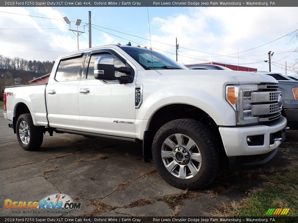 2019 Ford F250 Super Duty XLT Crew Cab 4x4 Oxford White / Earth Gray Photo #4