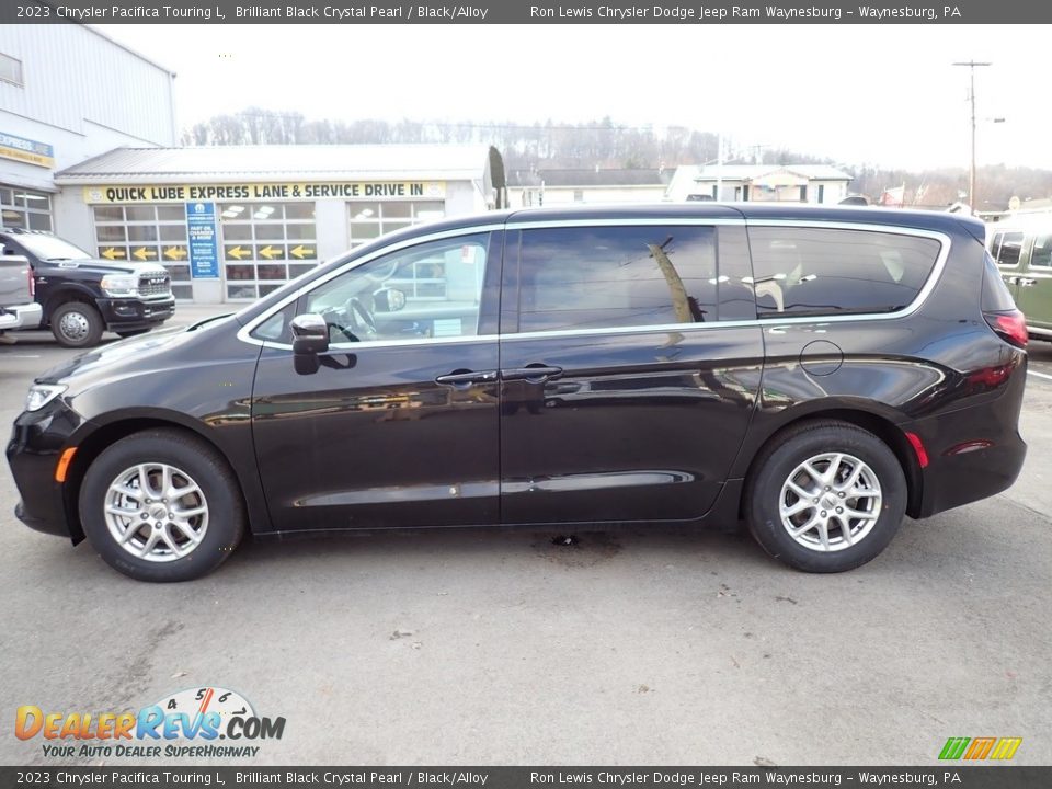 2023 Chrysler Pacifica Touring L Brilliant Black Crystal Pearl / Black/Alloy Photo #2