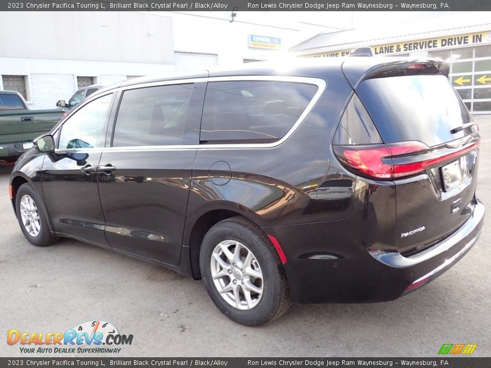 2023 Chrysler Pacifica Touring L Brilliant Black Crystal Pearl / Black/Alloy Photo #3
