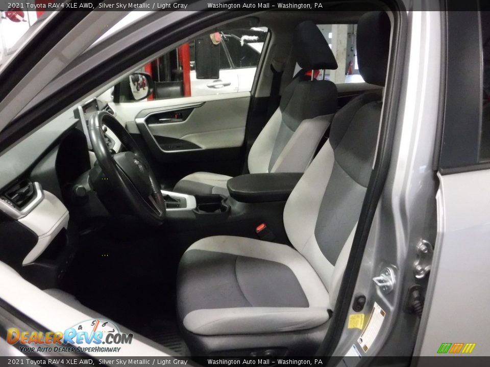 Front Seat of 2021 Toyota RAV4 XLE AWD Photo #17