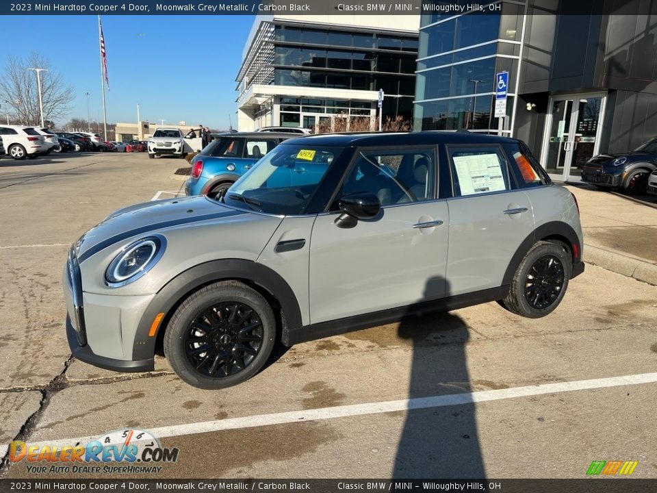 2023 Mini Hardtop Cooper 4 Door Moonwalk Grey Metallic / Carbon Black Photo #2