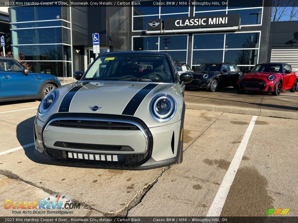 2023 Mini Hardtop Cooper 4 Door Moonwalk Grey Metallic / Carbon Black Photo #2