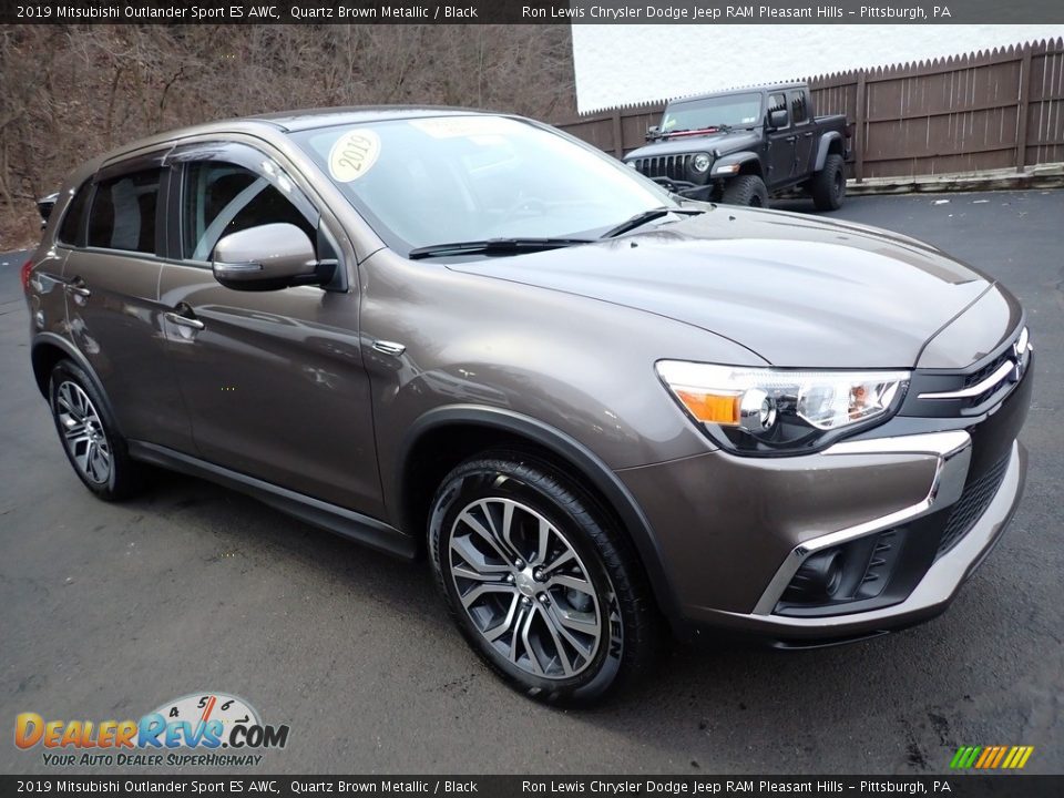 Front 3/4 View of 2019 Mitsubishi Outlander Sport ES AWC Photo #8