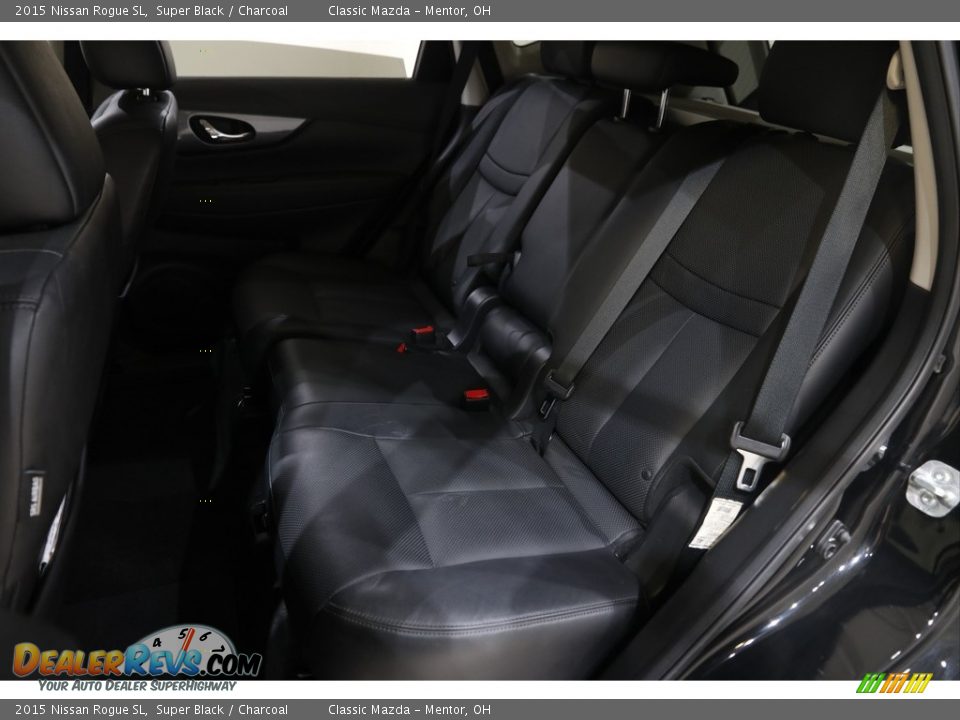 2015 Nissan Rogue SL Super Black / Charcoal Photo #19