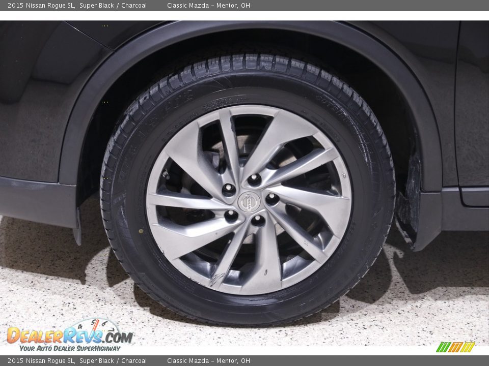 2015 Nissan Rogue SL Super Black / Charcoal Photo #22