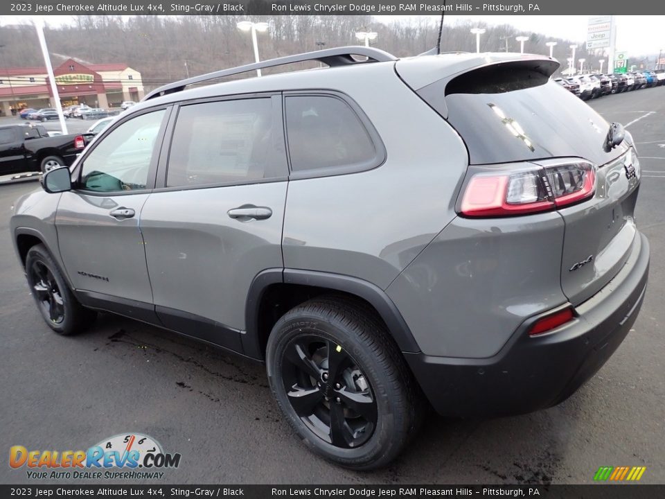 2023 Jeep Cherokee Altitude Lux 4x4 Sting-Gray / Black Photo #3