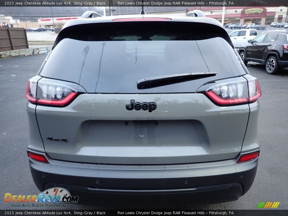 2023 Jeep Cherokee Altitude Lux 4x4 Sting-Gray / Black Photo #4