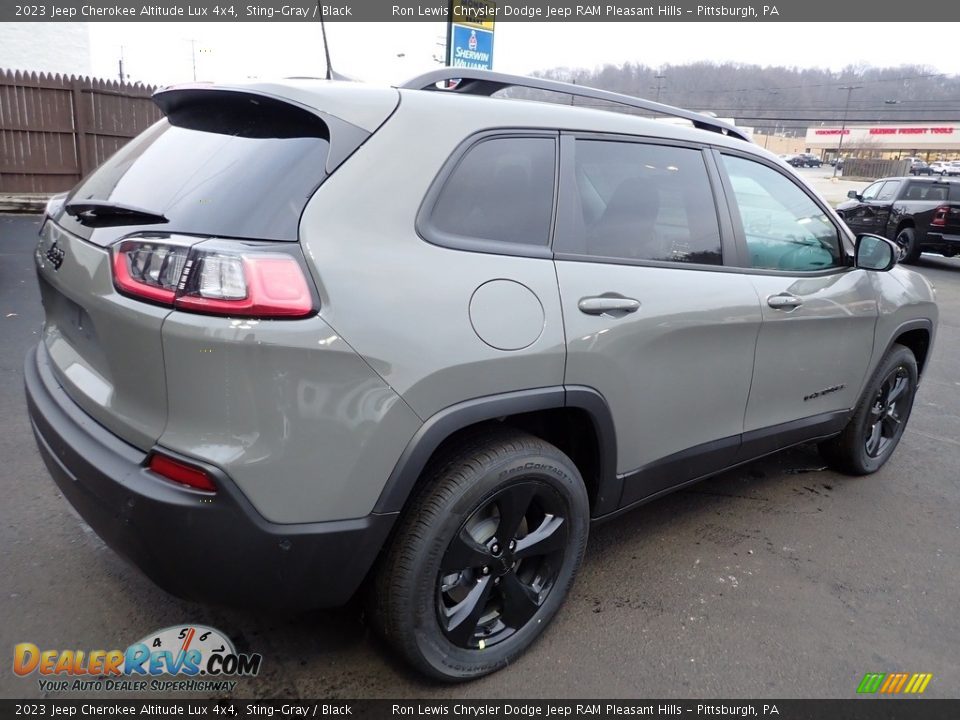 2023 Jeep Cherokee Altitude Lux 4x4 Sting-Gray / Black Photo #6