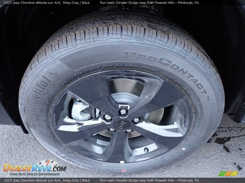 2023 Jeep Cherokee Altitude Lux 4x4 Sting-Gray / Black Photo #10
