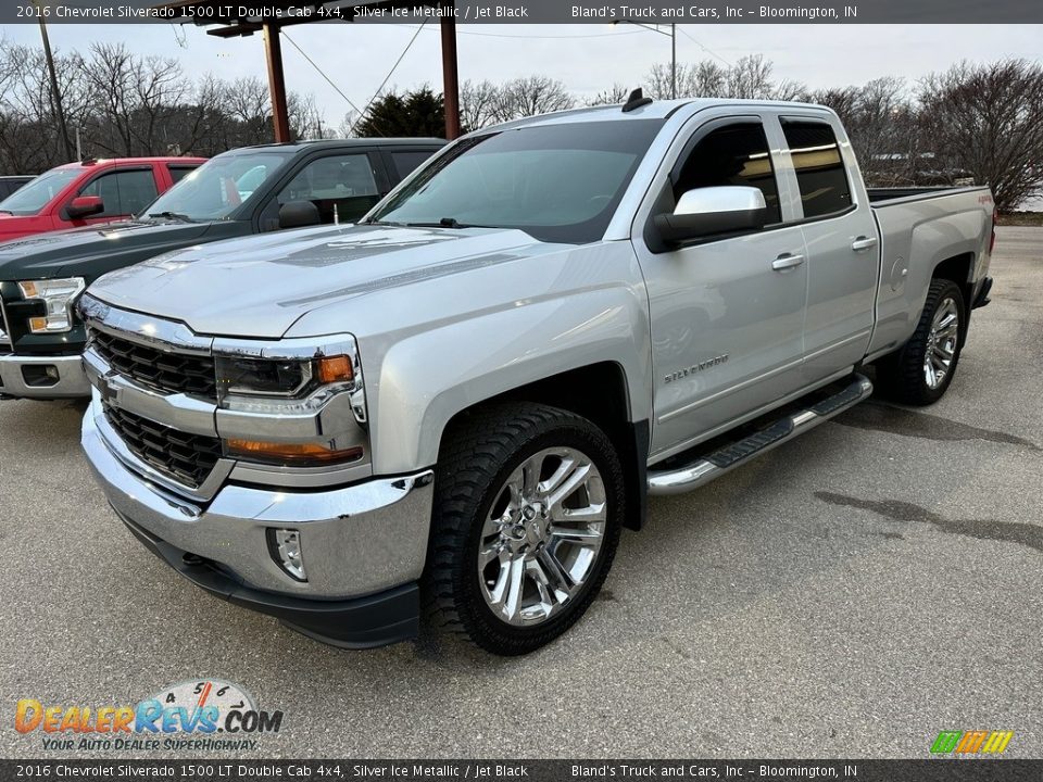 Front 3/4 View of 2016 Chevrolet Silverado 1500 LT Double Cab 4x4 Photo #1