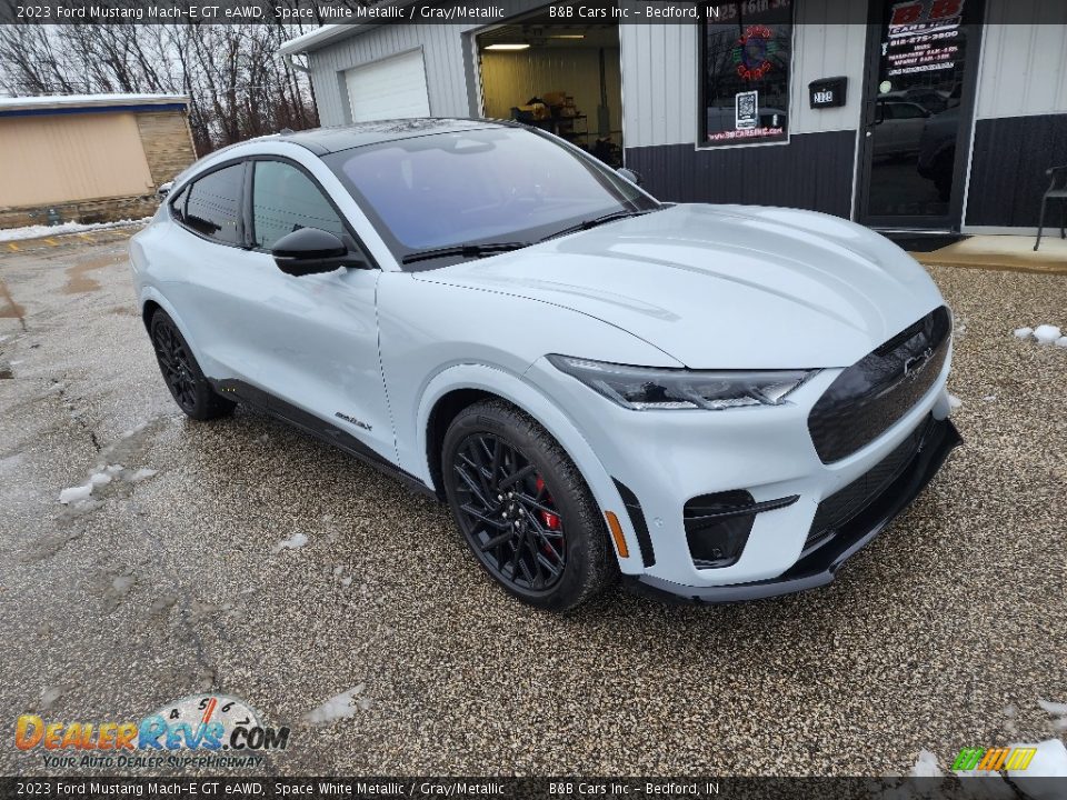 Front 3/4 View of 2023 Ford Mustang Mach-E GT eAWD Photo #4