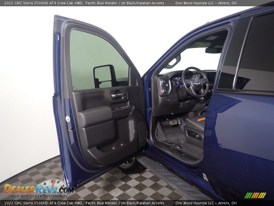 2022 GMC Sierra 3500HD AT4 Crew Cab 4WD Pacific Blue Metallic / Jet Black/Kalahari Accents Photo #17