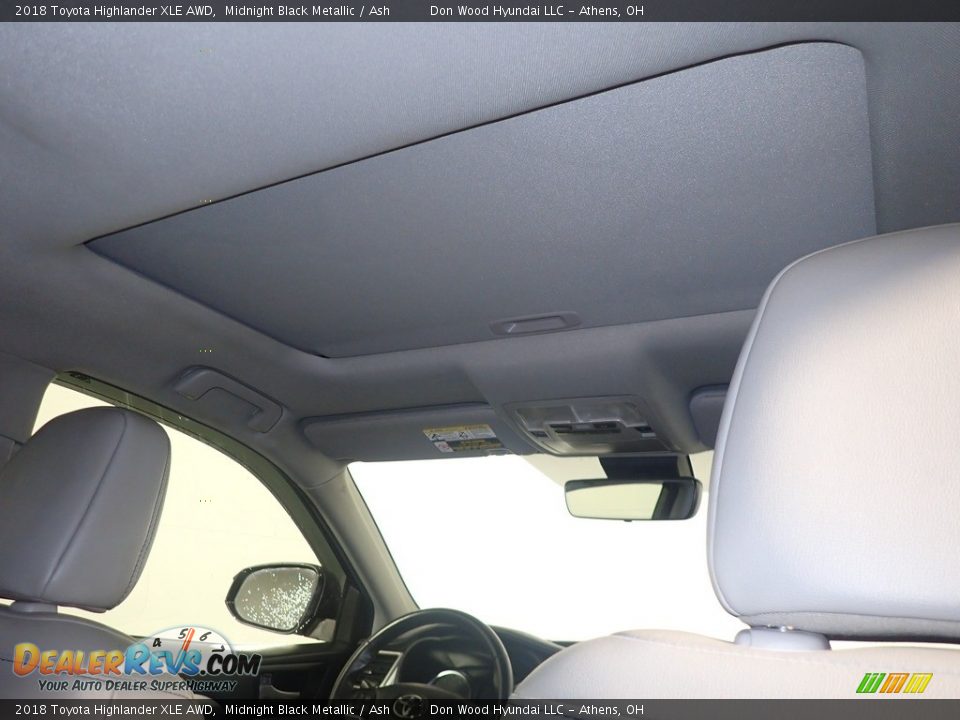 2018 Toyota Highlander XLE AWD Midnight Black Metallic / Ash Photo #2