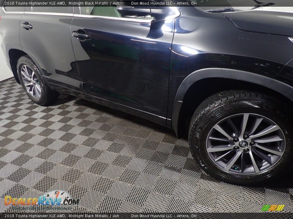 2018 Toyota Highlander XLE AWD Midnight Black Metallic / Ash Photo #6