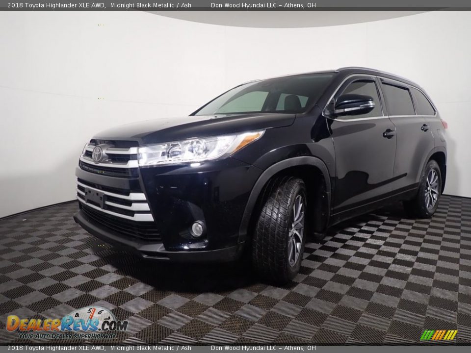 2018 Toyota Highlander XLE AWD Midnight Black Metallic / Ash Photo #10