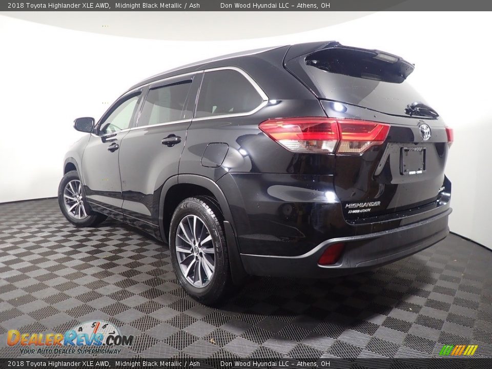 2018 Toyota Highlander XLE AWD Midnight Black Metallic / Ash Photo #12