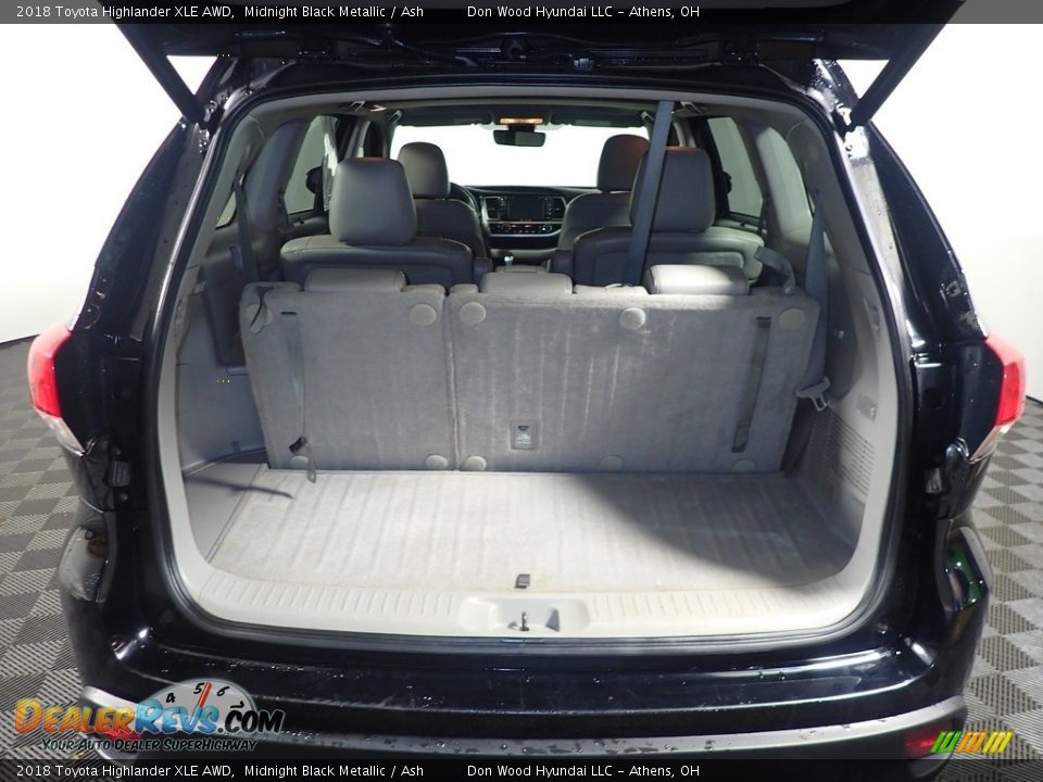 2018 Toyota Highlander XLE AWD Midnight Black Metallic / Ash Photo #17