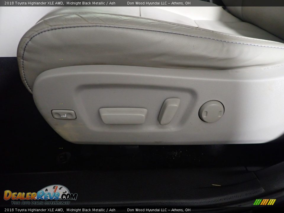 2018 Toyota Highlander XLE AWD Midnight Black Metallic / Ash Photo #23