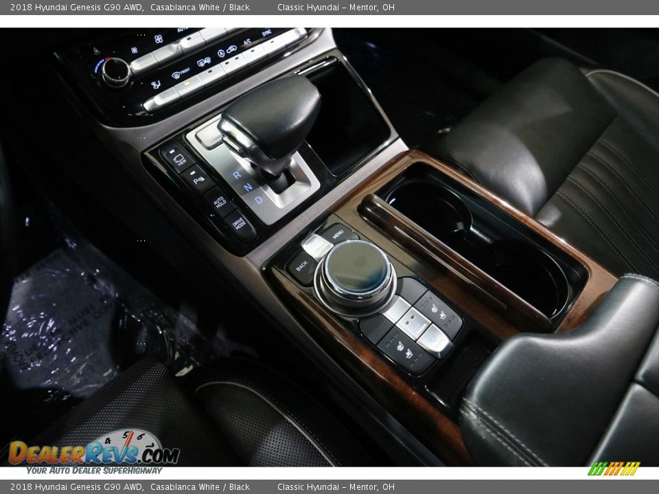 Controls of 2018 Hyundai Genesis G90 AWD Photo #16