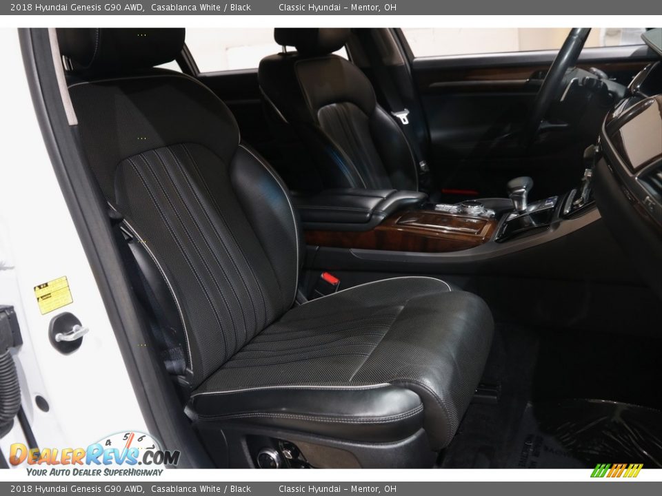 Front Seat of 2018 Hyundai Genesis G90 AWD Photo #19