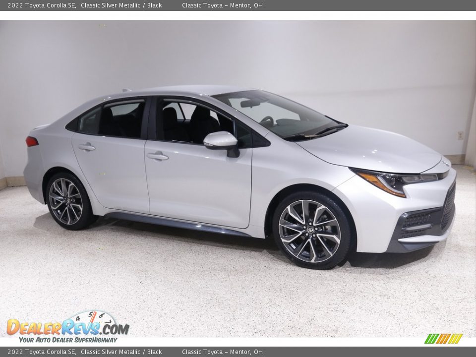 Classic Silver Metallic 2022 Toyota Corolla SE Photo #1