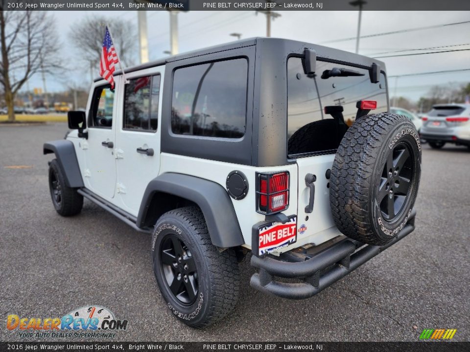 2016 Jeep Wrangler Unlimited Sport 4x4 Bright White / Black Photo #10