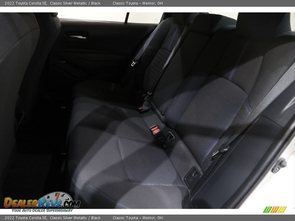 2022 Toyota Corolla SE Classic Silver Metallic / Black Photo #16