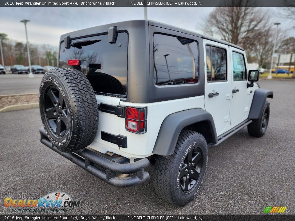 2016 Jeep Wrangler Unlimited Sport 4x4 Bright White / Black Photo #13